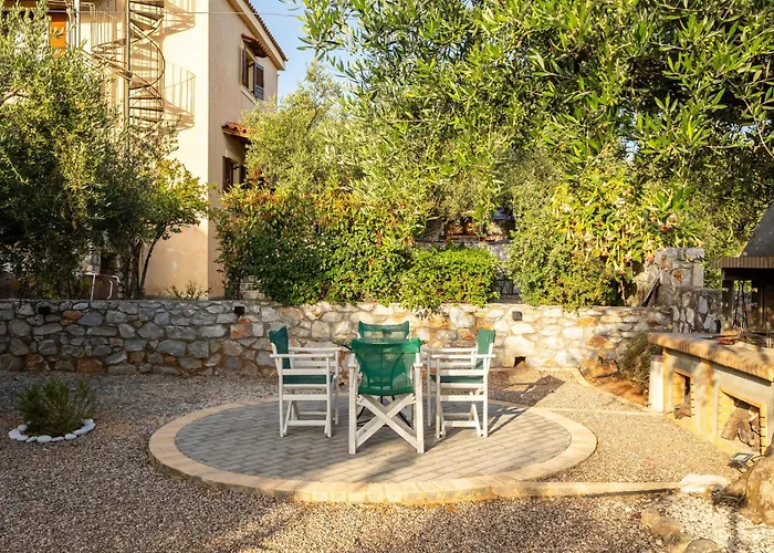 Serene Nests - Spitiko Getaway Apartament *